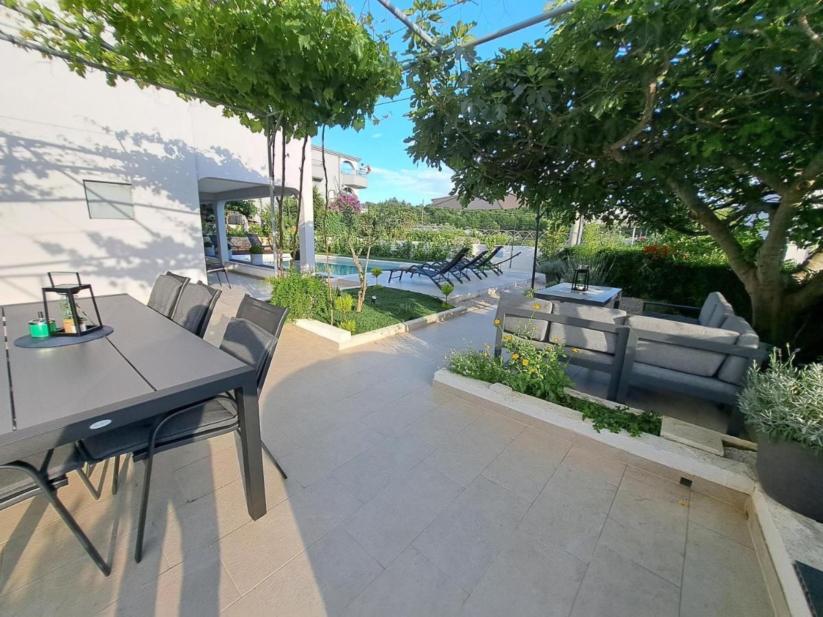 Paulina Harmony Rooms Seget Vranjica Exterior foto