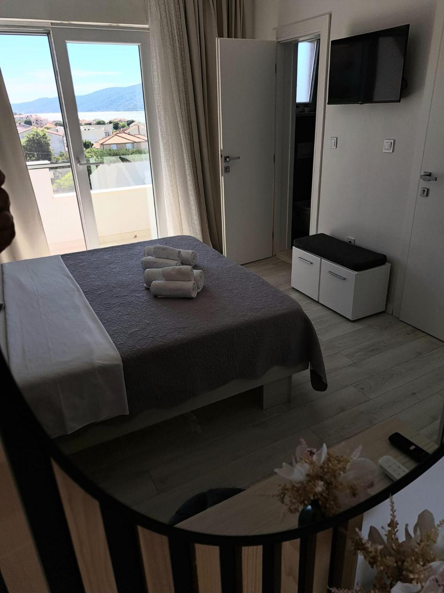 Paulina Harmony Rooms Seget Vranjica Exterior foto