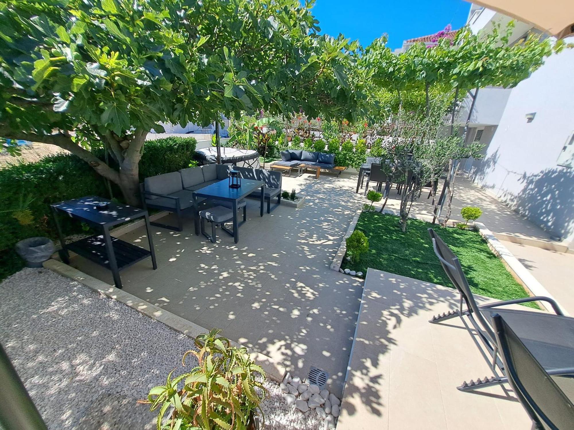 Paulina Harmony Rooms Seget Vranjica Exterior foto