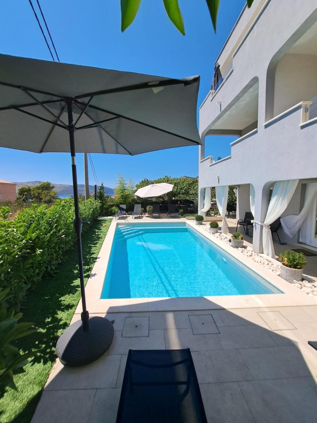 Paulina Harmony Rooms Seget Vranjica Exterior foto